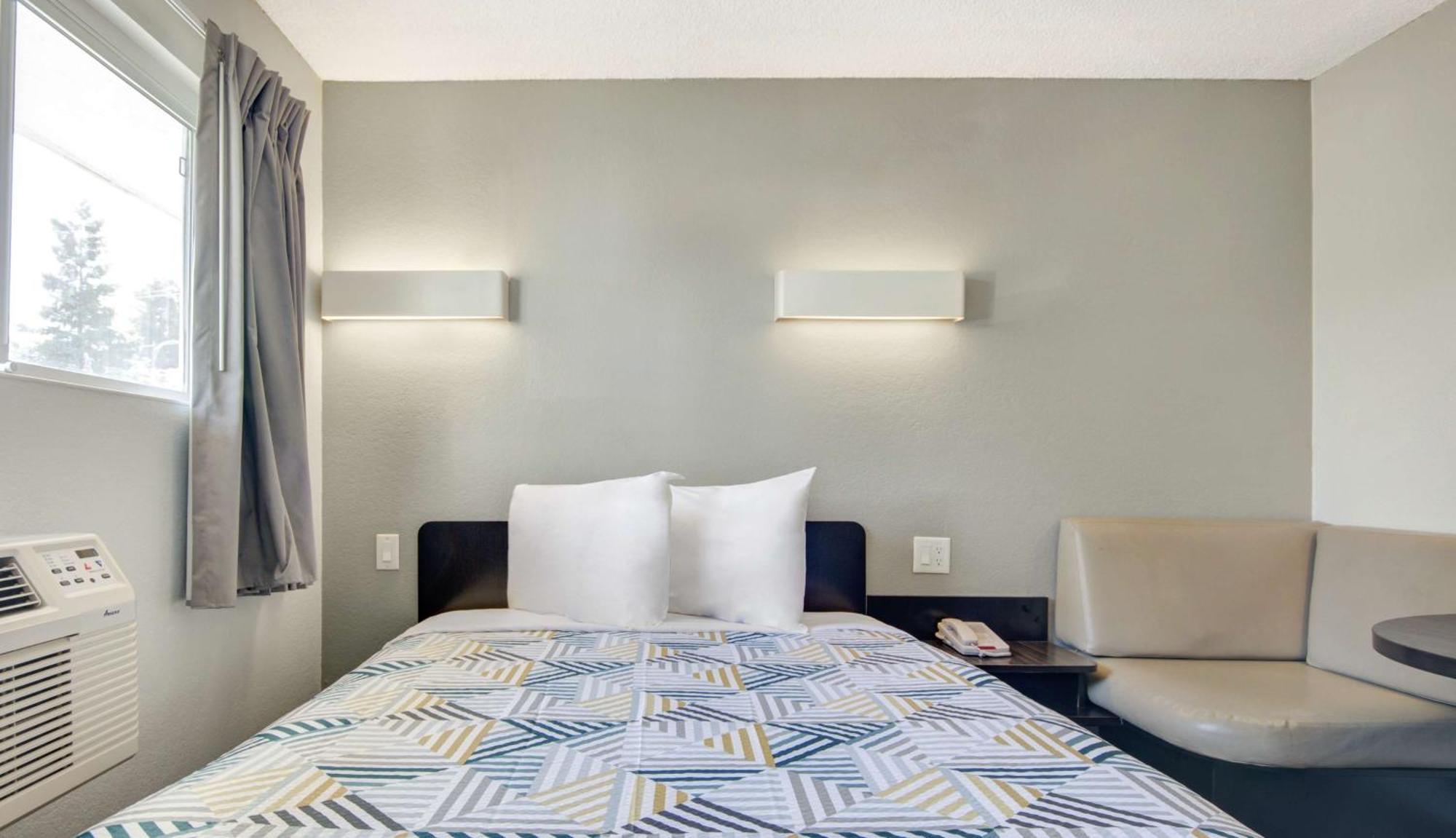 Hotel 6-san Jose, Ca - Airport 3*